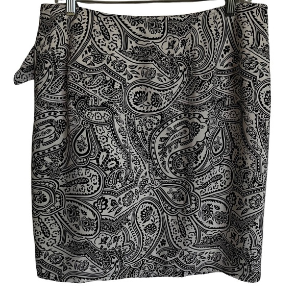Talbots Silk Paisley Black and White Sarong Style Skirt Size 14 - Picture 3 of 6